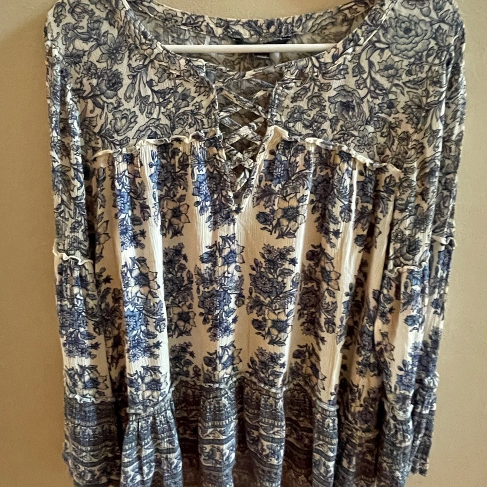 American eagle outfitter Crisscross front top